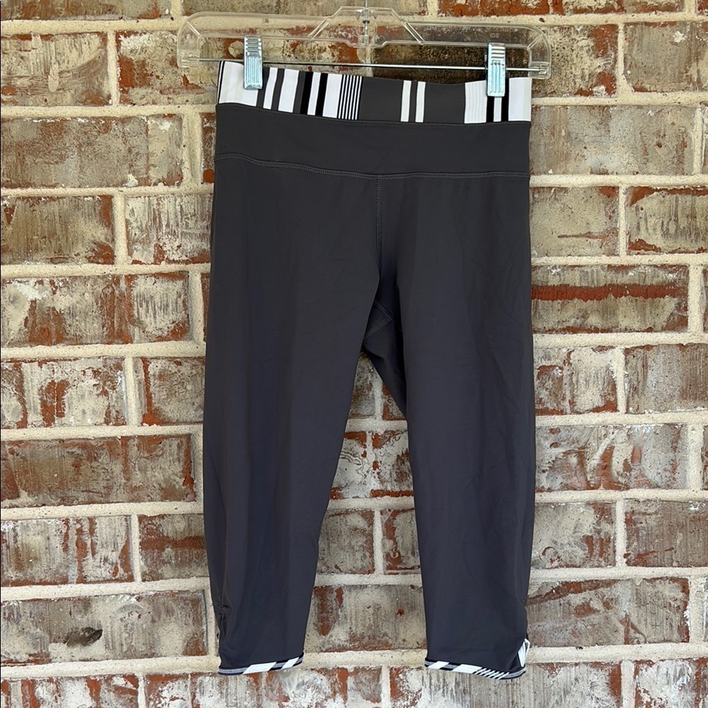 Lululemon Banda Gray Keyhole Cropped Leggings